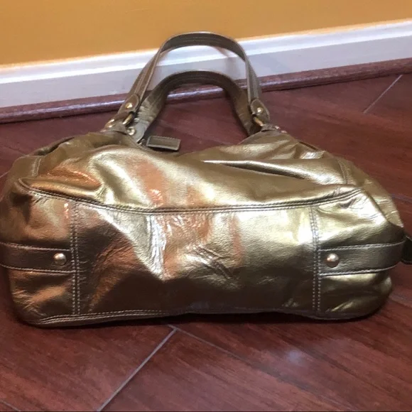 EUC Coach Maggie Antique Soft patent leather purse - Picture 9 of 16